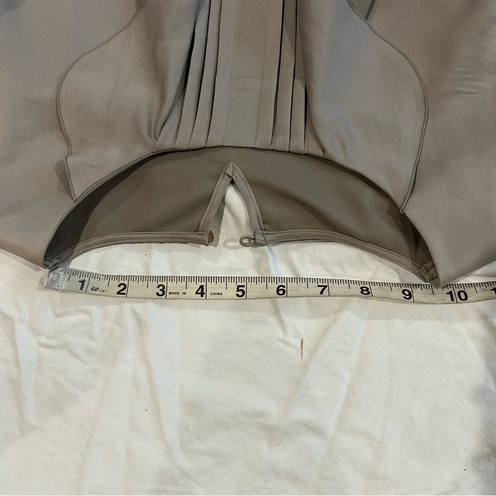 Azur Riffly Gray Blouse, Low neck and cuffed hems - Picture 8 of 9